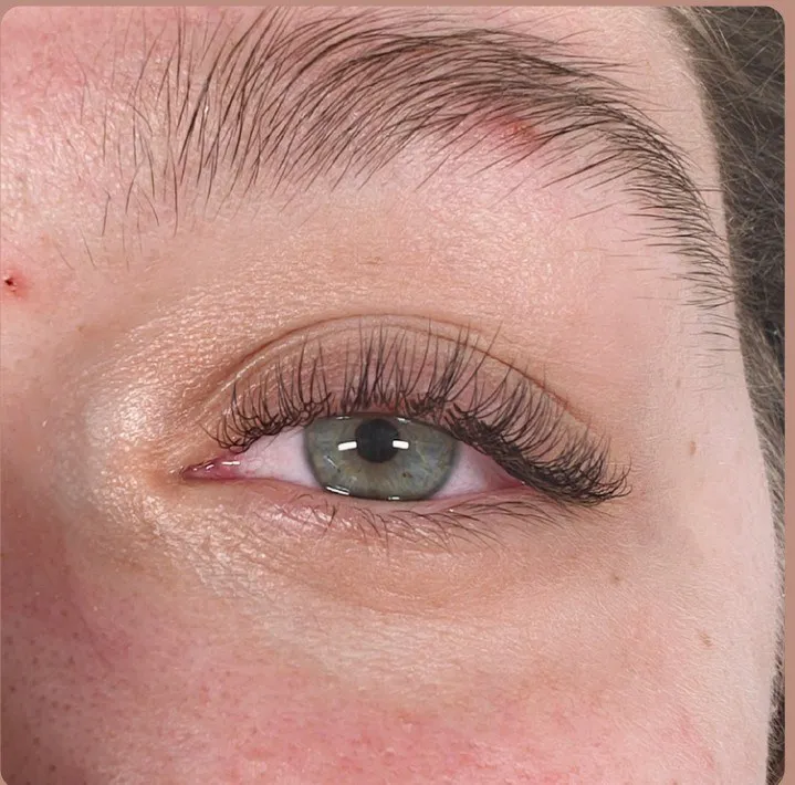 Single lash extensions, naturligt look