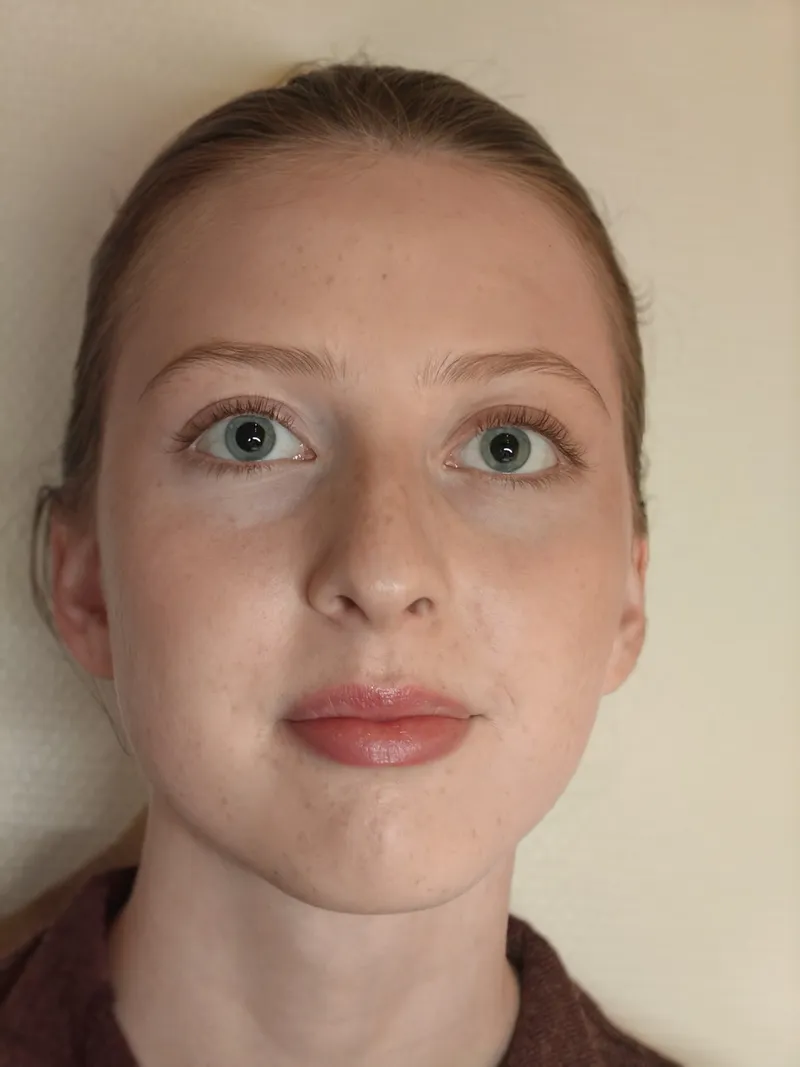 Bryn og vipper før lashlift og brow lamination hos Salon Belleza i Herning